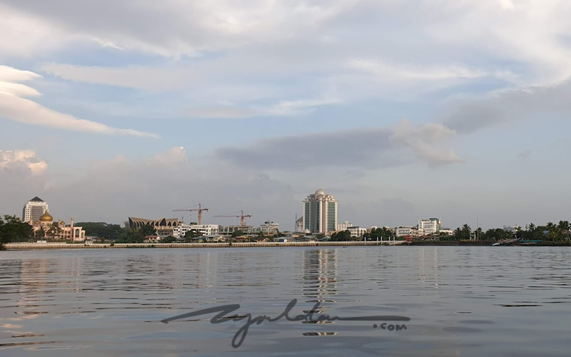 kuching waterfront river cruise